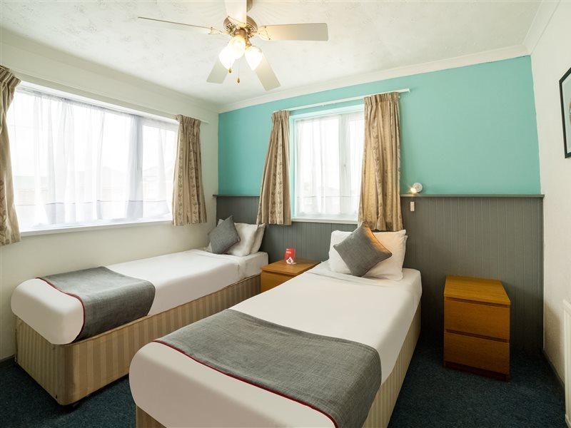 Marina Hotel Sandown Bagian luar foto