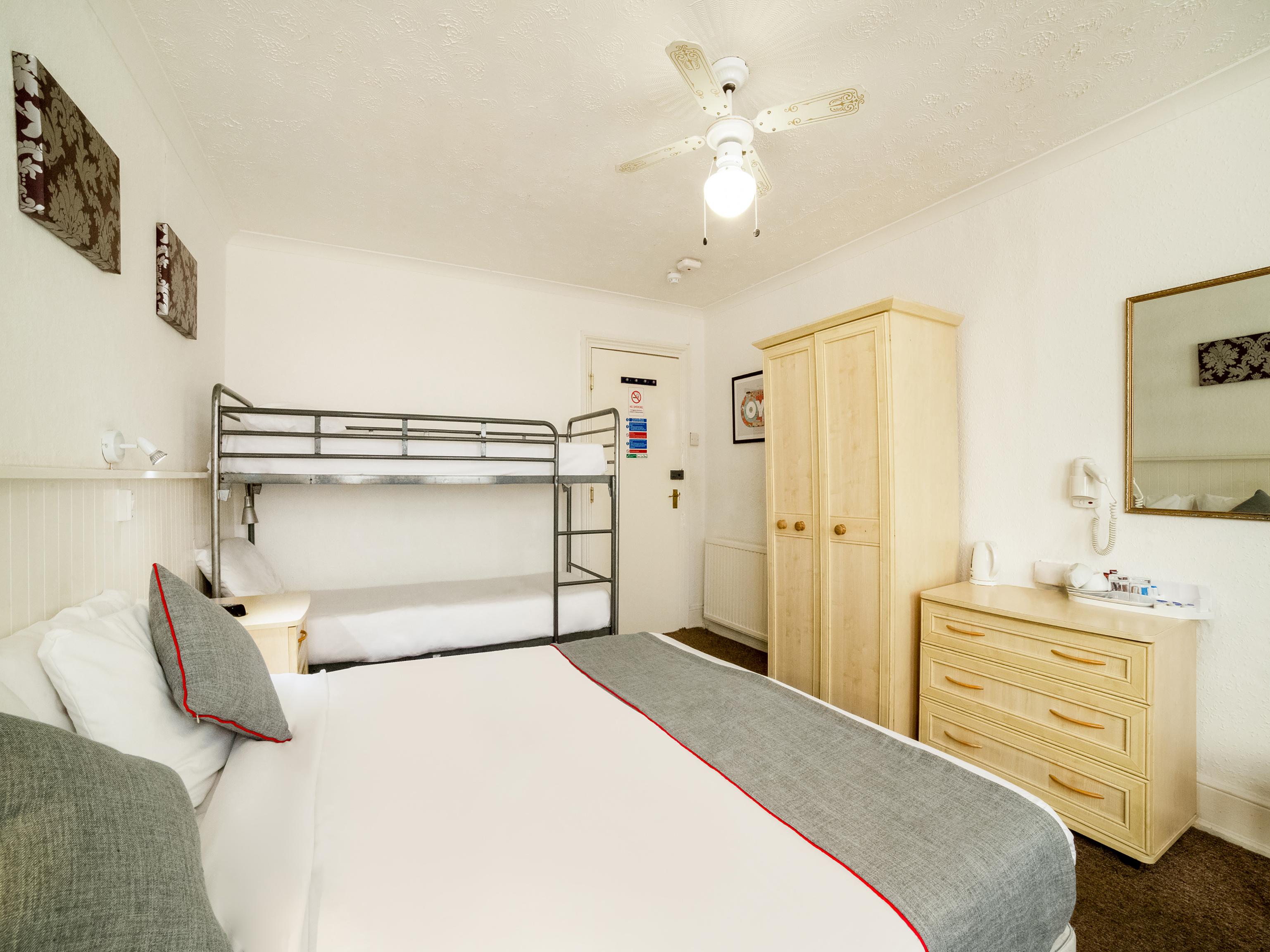 Marina Hotel Sandown Bagian luar foto