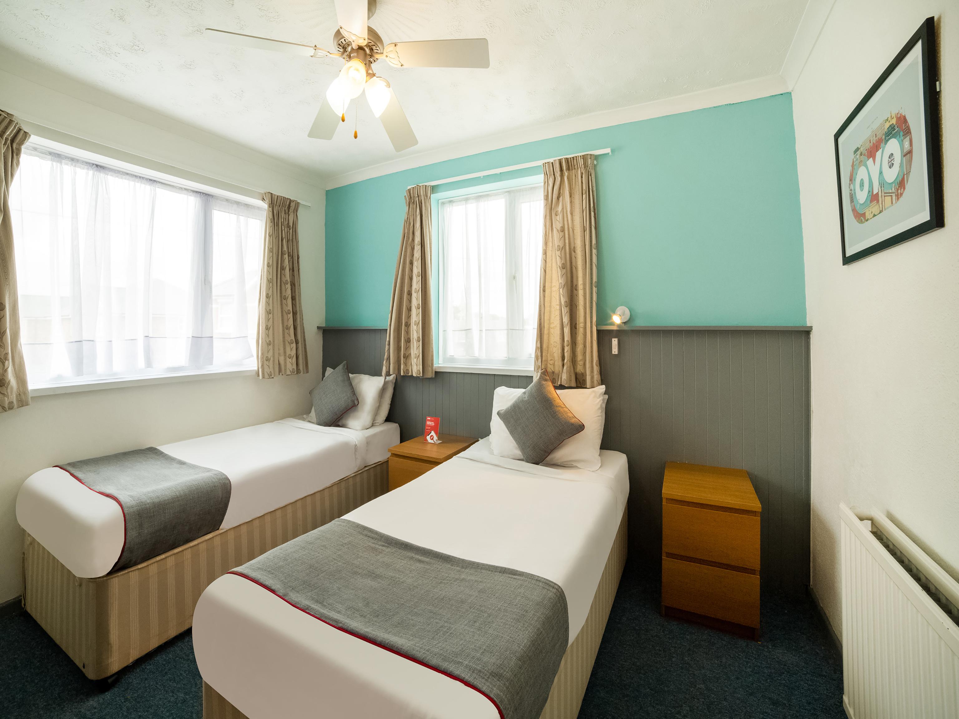 Marina Hotel Sandown Bagian luar foto