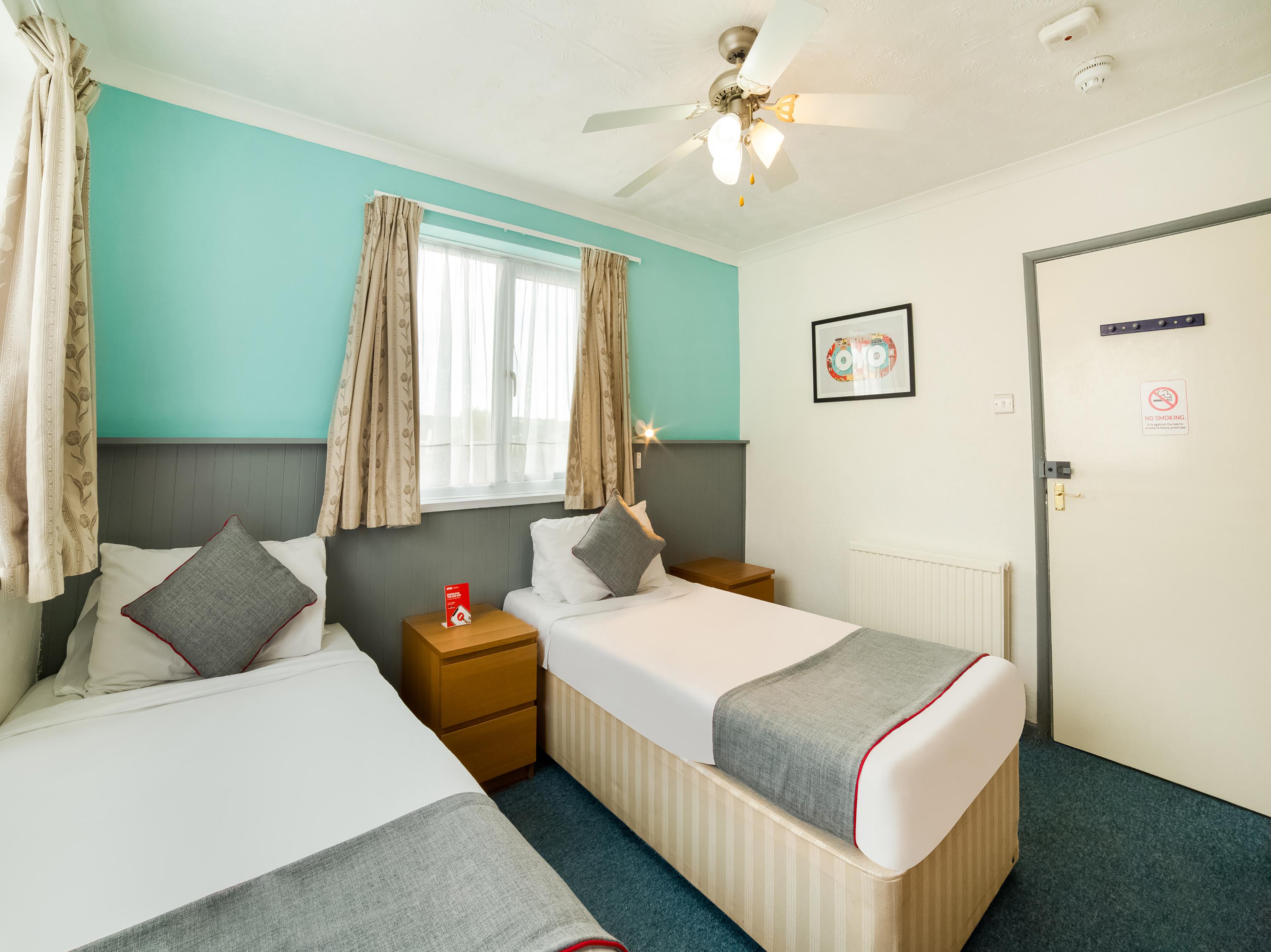 Marina Hotel Sandown Bagian luar foto