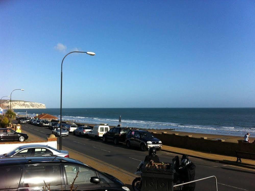 Marina Hotel Sandown Bagian luar foto