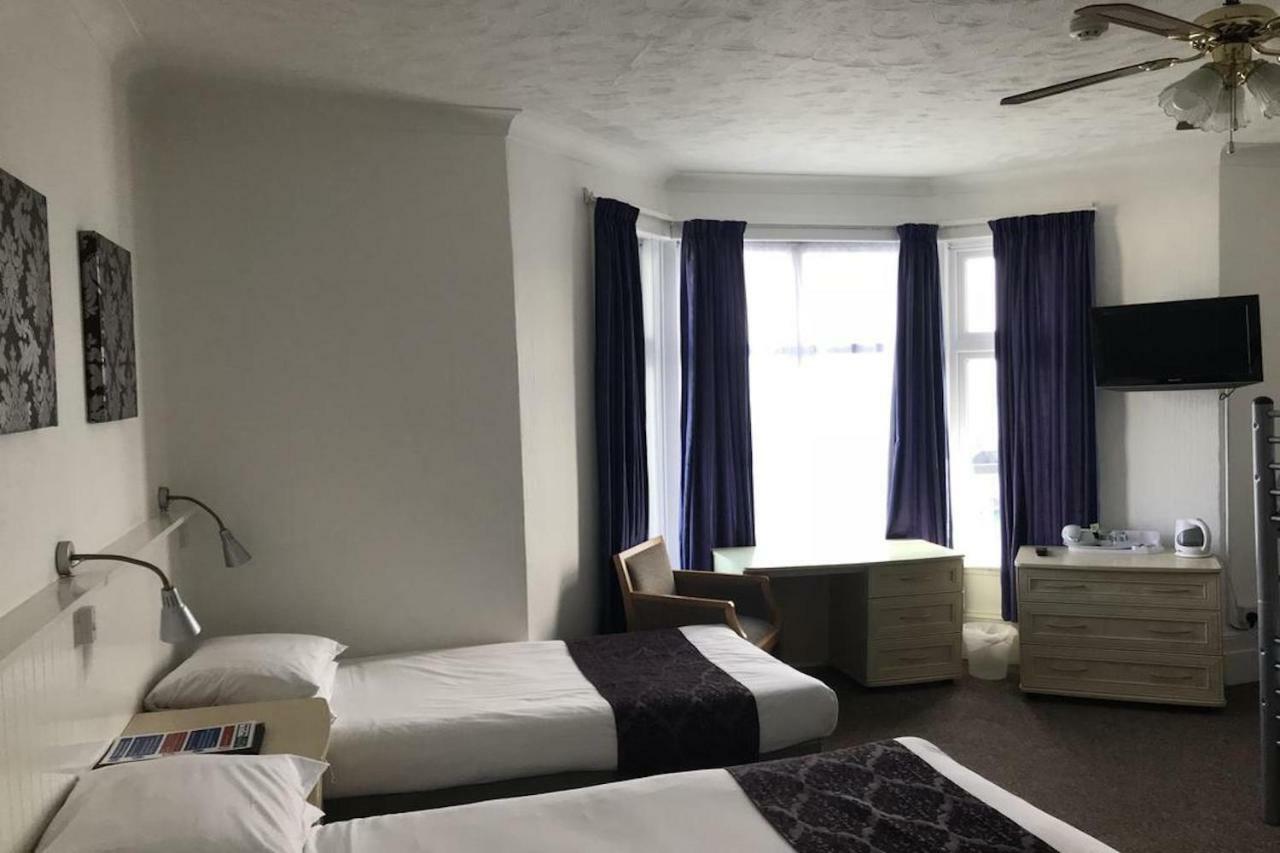 Marina Hotel Sandown Bagian luar foto